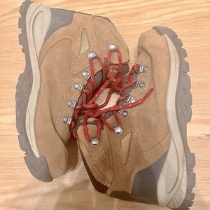 Columbia Newton Ridge Plus Hiking Boot - Women's 7.5